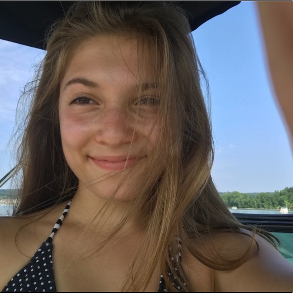 Meet your Posher, Hannah - Picture 1 of 1